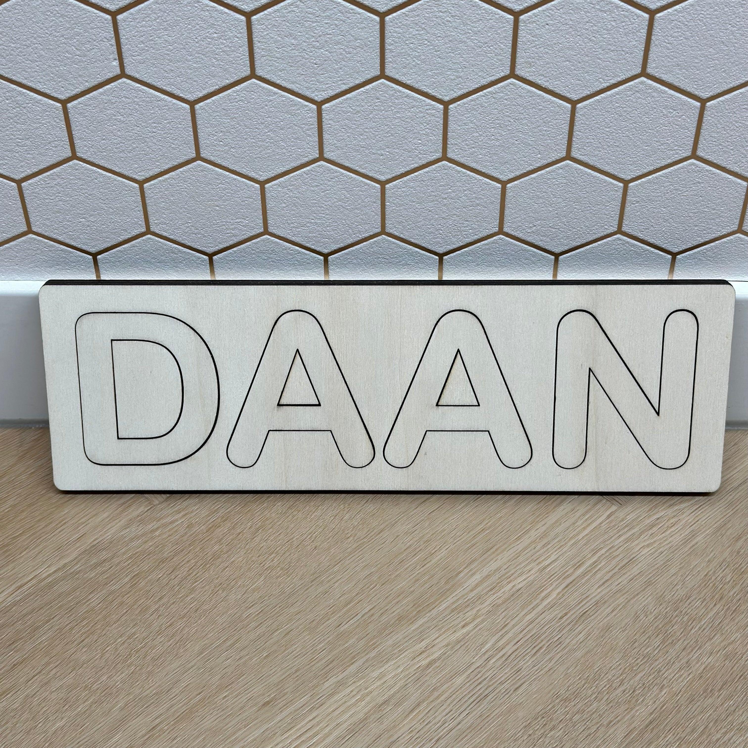 Naampuzzel met dieren achtergrond - Leuk en Mooi