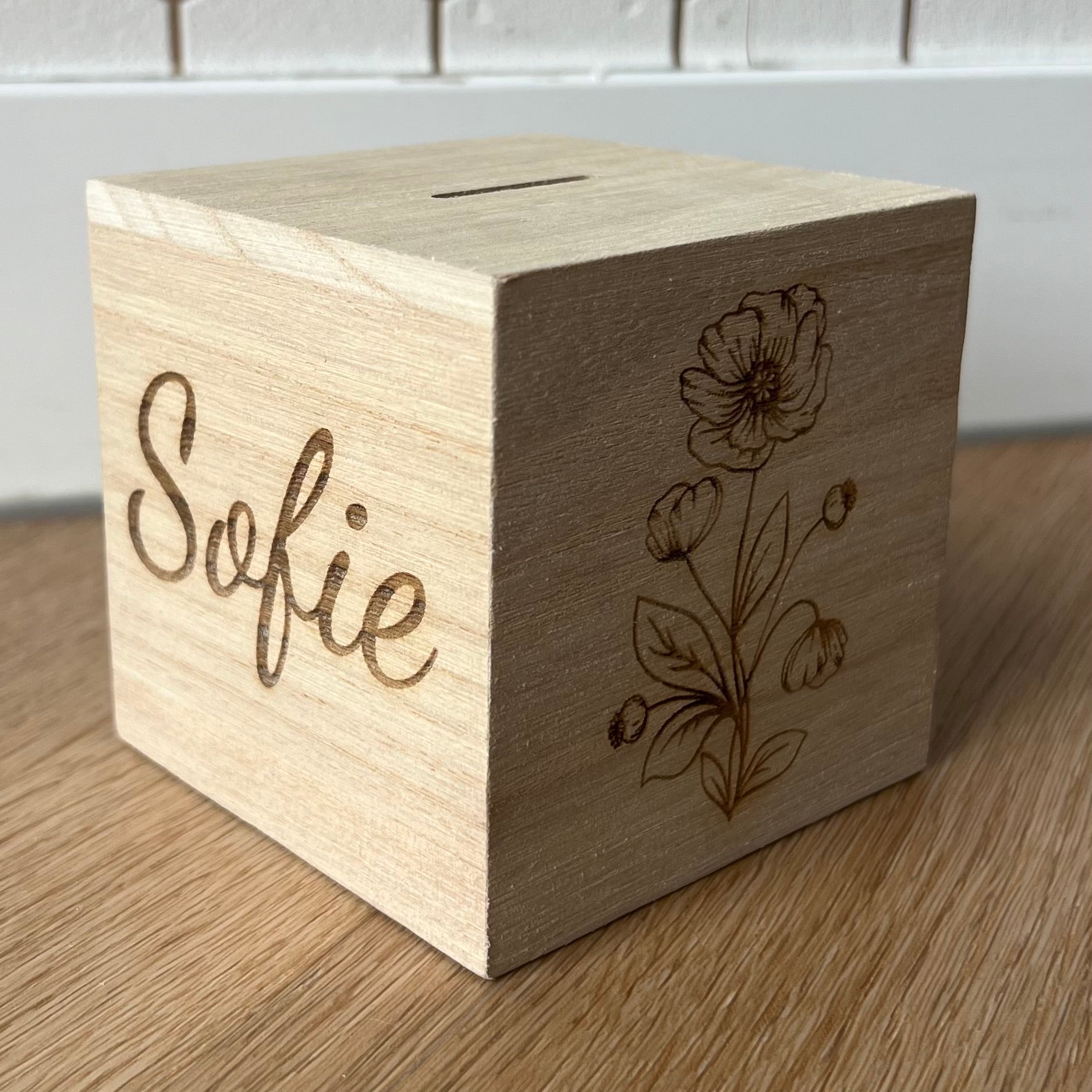 Spaarpot geboortebloem, met naam - Leuk en Mooi