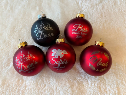 Gepersonaliseerde glazen kerstballen - Leuk en Mooi