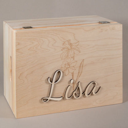 Memorybox met 3D naam en gegraveerde geboortebloem - Leuk en Mooi