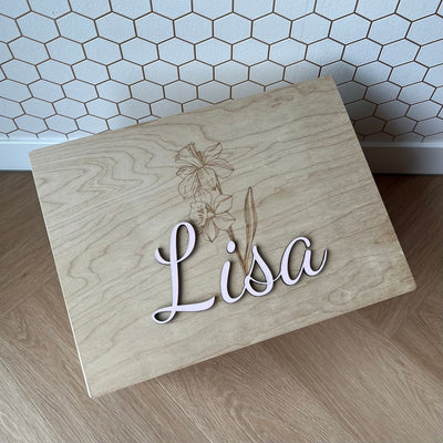 Memorybox met 3D naam en gegraveerde geboortebloem - Leuk en Mooi