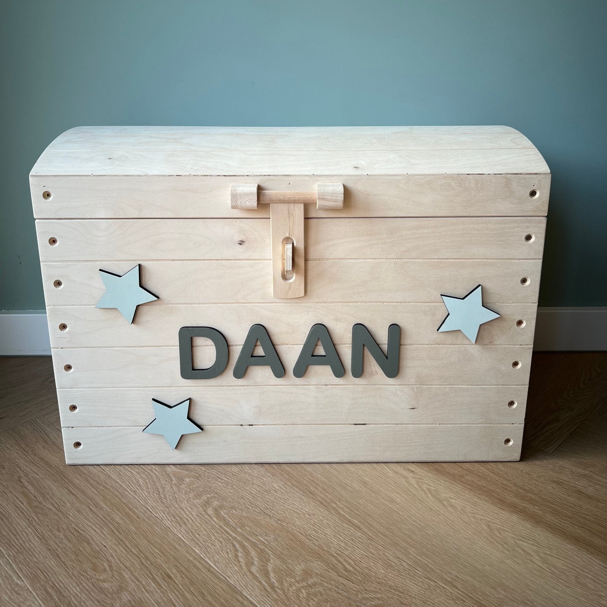 Speelgoedkist met naam en sterren - Leuk en Mooi